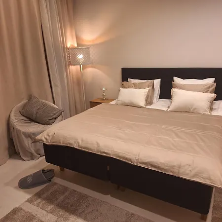 Vandrarhem Luxhousing *